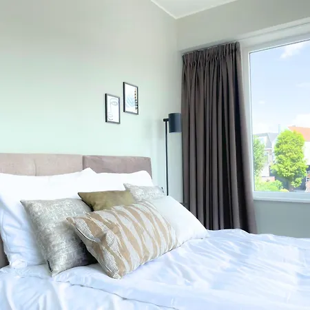 Bright With Comfortable Bed & Bathroom Lejlighed