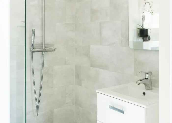 Comfortable In Raamsdonksveer, Free Parking Apartment