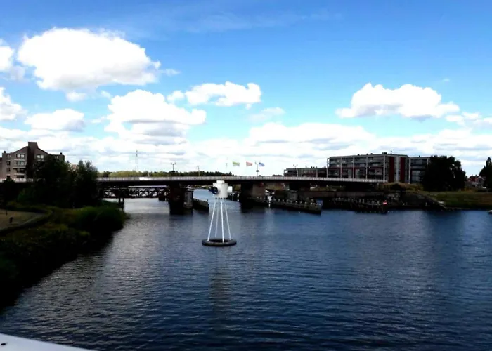 Comfortable In Raamsdonksveer, Free Parking