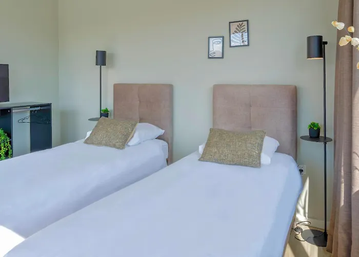 Comfortable In Raamsdonksveer, Free Parking Apartment Raamsdonksveer