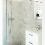 Comfortable In Raamsdonksveer, Free Parking Apartment